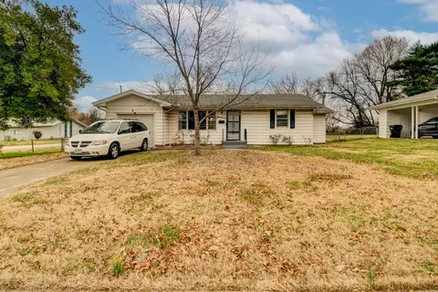 1302 S Newton Ave, Springfield, MO 65807