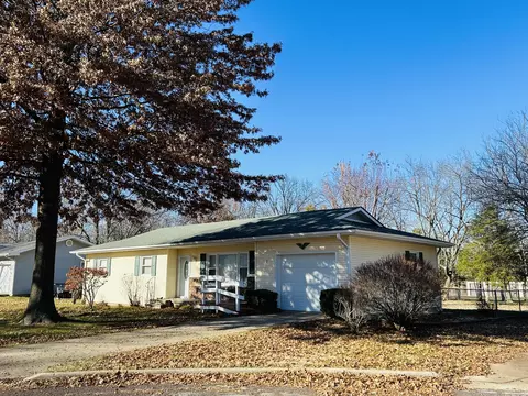 112 Palmer Dr, Monett, MO 65708 photo 3