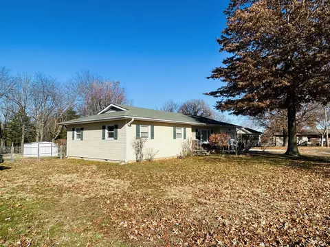 112 Palmer Dr, Monett, MO 65708 photo 2
