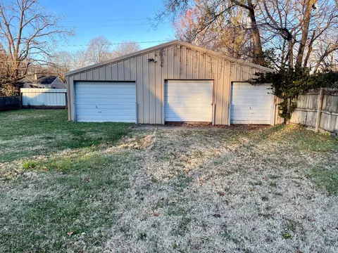 1153 S Florence Ave, Springfield, MO 65807 photo 3