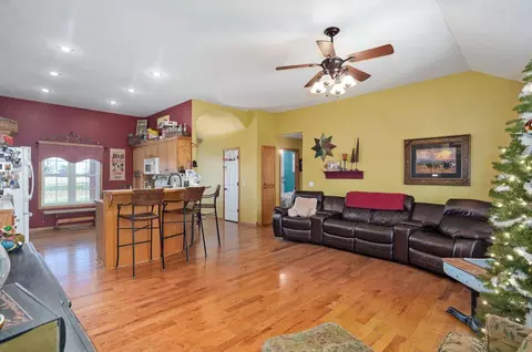 989 Sand Springs Rd, Marshfield, MO 65706 photo 10