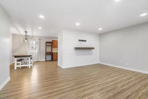807 S 7th Ave, Ozark, MO 65721 photo 5