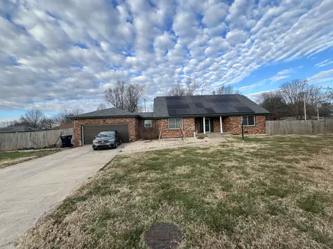 3679 W Watkins St, Springfield, MO 65802 photo 2