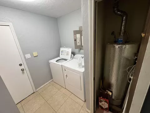 3679 W Watkins St, Springfield, MO 65802 photo 6