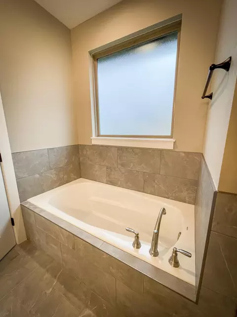 1672 W Silver Oak Dr, Springfield, MO 65810 photo 24