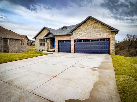 1672 W Silver Oak Dr, Springfield, MO 65810 photo 4