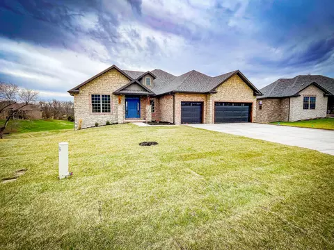 1672 W Silver Oak Dr, Springfield, MO 65810 photo 3