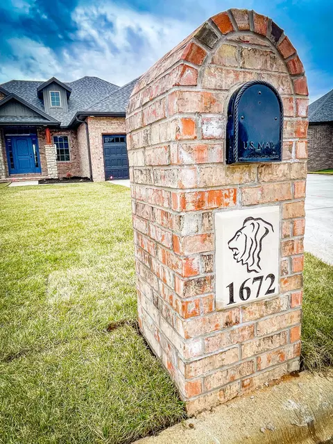 1672 W Silver Oak Dr, Springfield, MO 65810 photo 2