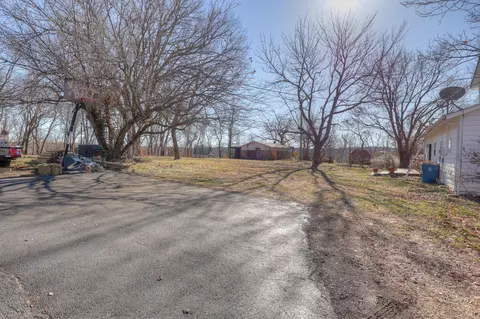809 Shawnee Ave, Seneca, MO 64865 photo 2