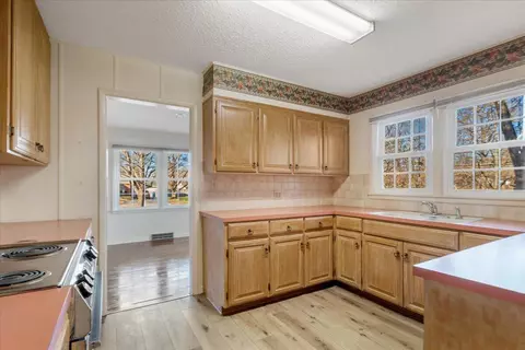 2204 S Glendale Ave, Springfield, MO 65804 photo 29