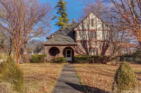 1701 E Walnut St, Springfield, MO 65802