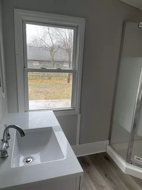 1020 W Locust St, Springfield, MO 65803 photo 13