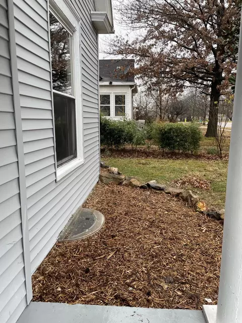 1020 W Locust St, Springfield, MO 65803 photo 4