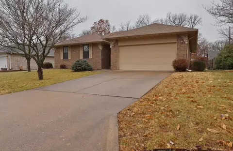 2051 S Glenn Ave, Springfield, MO 65807 photo 3
