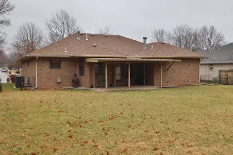 2051 S Glenn Ave, Springfield, MO 65807 photo 4