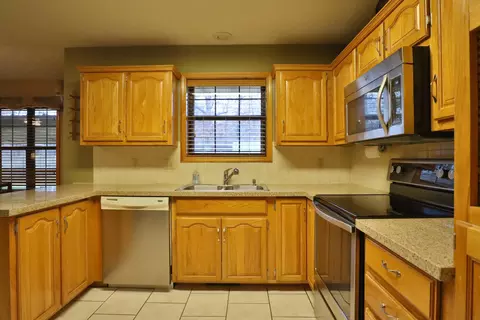 2051 S Glenn Ave, Springfield, MO 65807 photo 17