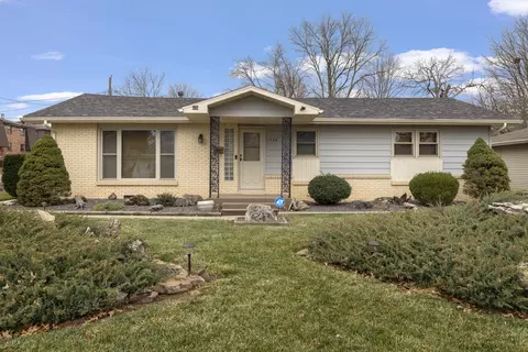 1326 E Rosebrier St, Springfield, MO 65804