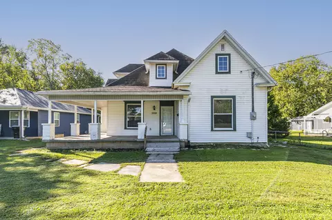 2010 W Water St, Springfield, MO 65802
