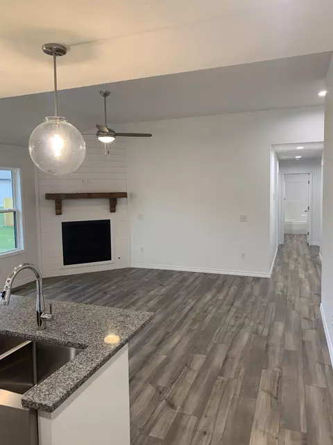 1433 Lyon Ave, Republic, MO 65738 photo 4