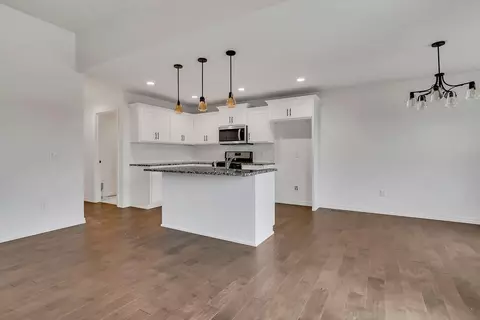 1427 Lyon Ave, Republic, MO 65738 photo 3