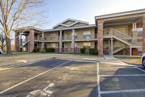 201 Golfview Dr #8, Branson, MO 65616 photo 2