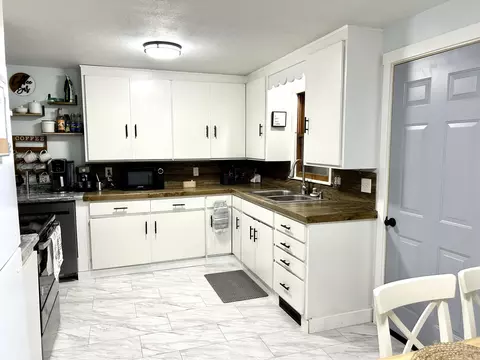 1661 N Hayes Ave, Springfield, MO 65803 photo 5