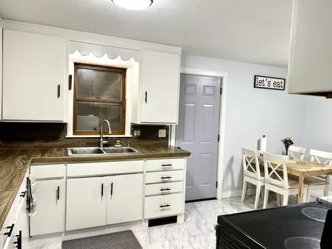 1661 N Hayes Ave, Springfield, MO 65803 photo 6