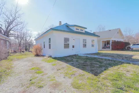 219 E Benton St, Monett, MO 65708 photo 1