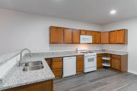 219 E Benton St, Monett, MO 65708 photo 4