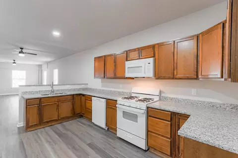 219 E Benton St, Monett, MO 65708 photo 5