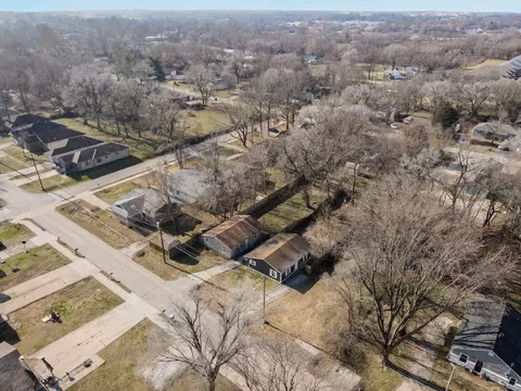 1721 N Hillcrest Ave, Springfield, MO 65802 photo 4