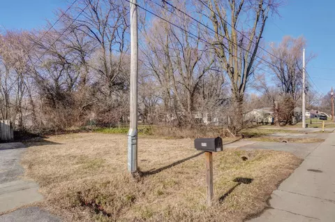 1721 N Hillcrest Ave, Springfield, MO 65802 photo 6