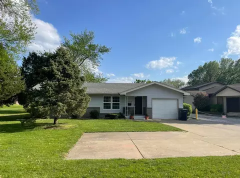 1332 E Seminole St, Springfield, MO 65804