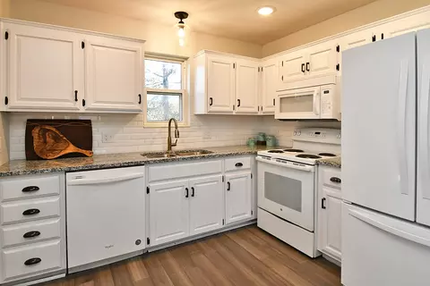 302 N 7th St, Ozark, MO 65721 photo 8