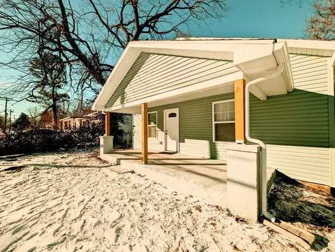 717 N Warren Ave, Springfield, MO 65802 photo 2