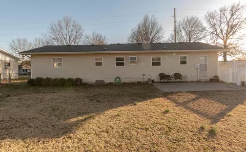 600 Dayton, Monett, MO 65708 photo 2