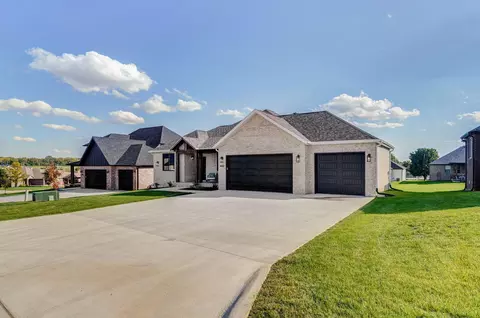 4452 E Larkwood Dr, Springfield, MO 65802 photo 2