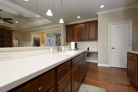 2276 W Darby St, Springfield, MO 65810 photo 3