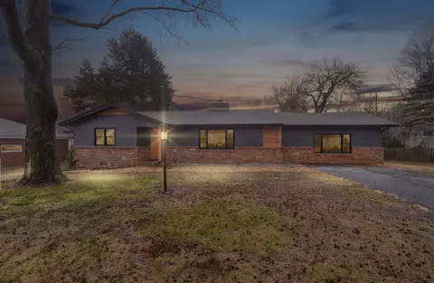 2416 E Seminole St, Springfield, MO 65804 photo 2