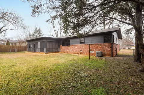 2416 E Seminole St, Springfield, MO 65804 photo 38
