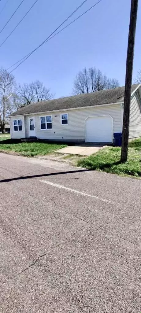 359 N Warren Ave, Springfield, MO 65802