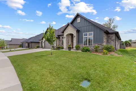 Exterior - 886 Emerald Ter, Nixa, MO 65714 photo 2 of 12