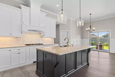 Kitchen - 886 Emerald Ter, Nixa, MO 65714 photo 5 of 8
