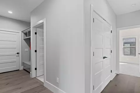 Entry Way - 886 Emerald Ter, Nixa, MO 65714 photo 6 of 7