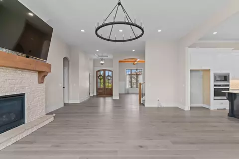 Entry Way - 886 Emerald Ter, Nixa, MO 65714 photo 7 of 7