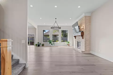 Entry Way - 886 Emerald Ter, Nixa, MO 65714 photo 5 of 7