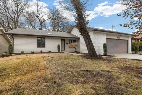 1929 S Oak Grove Ave, Springfield, MO 65804