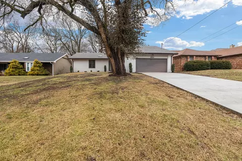 1929 S Oak Grove Ave, Springfield, MO 65804 photo 2