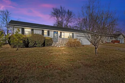725 W Montclair St, Springfield, MO 65807