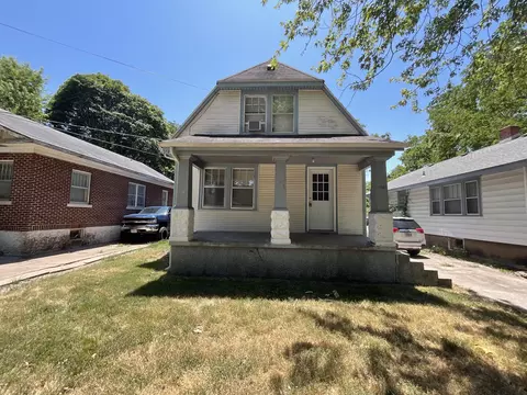 1238 E Page St, Springfield, MO 65804 photo 1